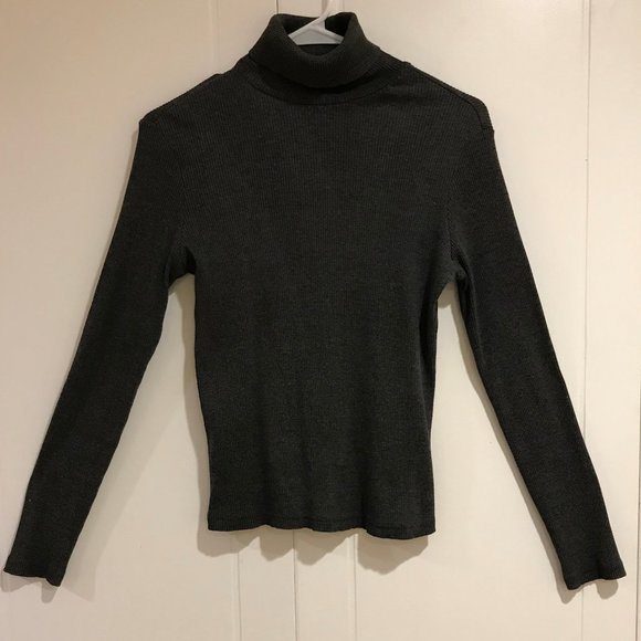 Express Women's Long Sleeve turtleneck - Picture 1 of 3